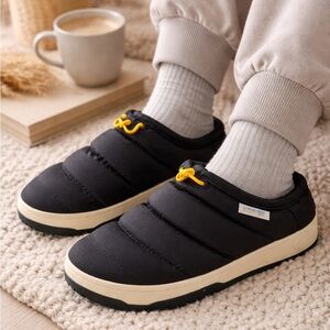 Oncept Quilted Black Puffer Mule Slippers | Cozy Indoor/Outdoor Shoes size 8